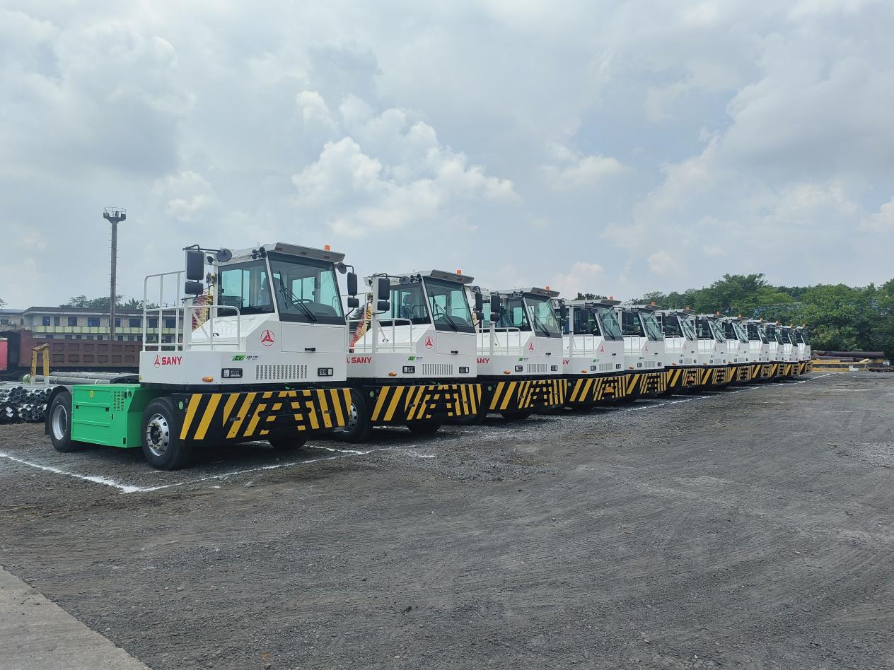 《中國環(huán)境網(wǎng)》衡鋼再添“綠色動(dòng)能”——12臺電動(dòng)牽引車(chē)頭正式投運